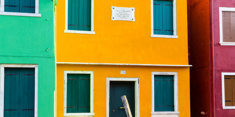 Fototapeta na wymiar The famous colorful island of Burano in the lagoon of Venice