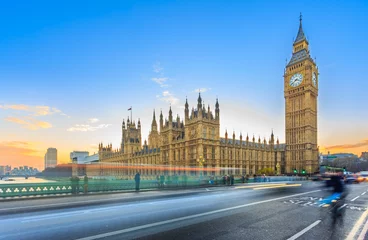 Gordijnen LONDEN - 5 DECEMBER 2014: Big Ben en Palace of Westminster, Westminster Bridge over de rivier de Theems in het oriëntatiepunt van Londen, VK. UNESCO werelderfgoed. Lange belichtingsfoto bij zonsondergang en schemering © CHATCHAI
