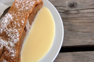 Apple strudel