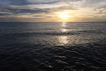 Obraz premium Sunset on sea in Thailand.