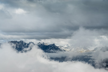 Fototapeta na wymiar hoch über Klosters und Davos