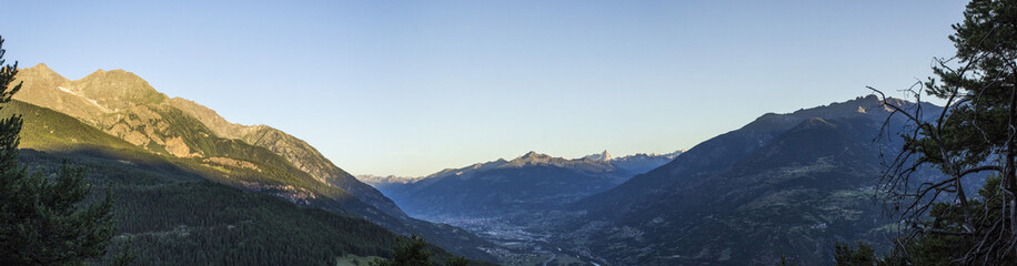 Fototapeta na wymiar Sunrise in Aosta Valley panorama