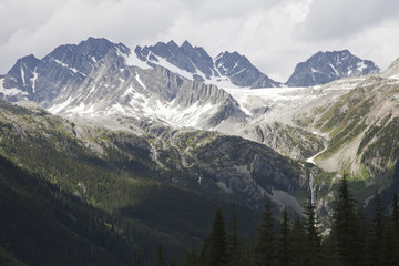 Fototapeta na wymiar Beautiful Canadian Rocky Mountains of British Columbia, Canada.