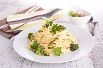 spaghetti with vegetables