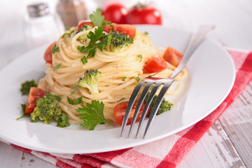 spaghetti with vegetables