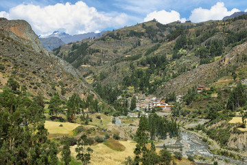 Fototapeta na wymiar San Luis village and surrounding landscape, Peru