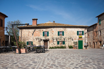  Monteriggioni 