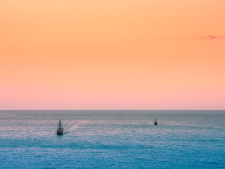 Fototapeta premium Sea boat sunset