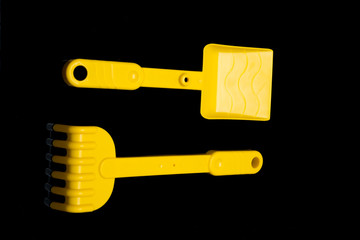 pelle rateau sable jouet jeu enfant plastique plage