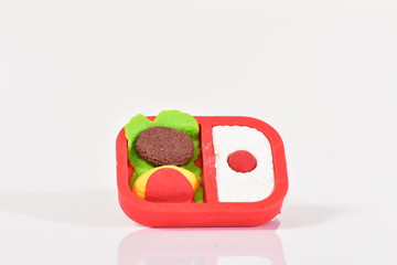 ゴム製のお弁当