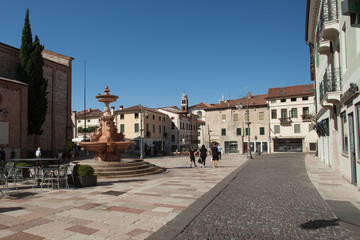 Fototapeta na wymiar Piazza Garibaldi Bassano del grappa