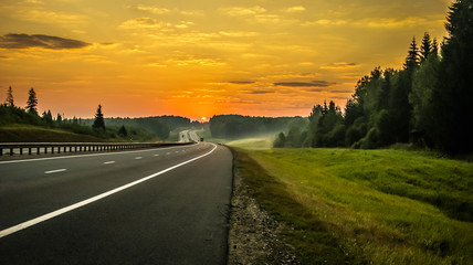 Obraz premium Dawn on the road