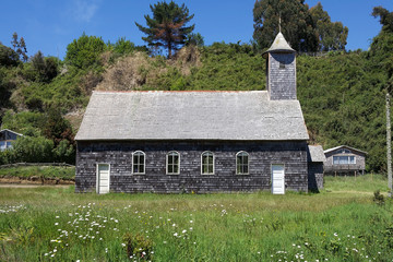 Fototapeta na wymiar Church in Caulin village, Chiloe island, Chile
