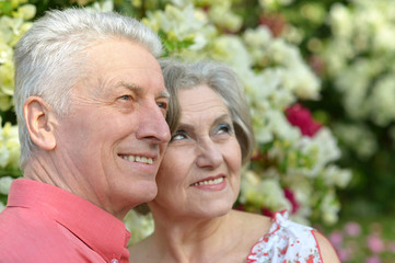  senior couple hugging 