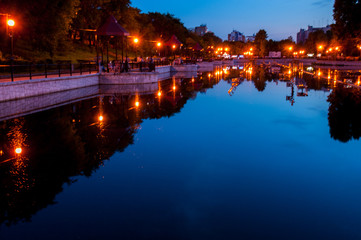 Fototapeta premium Russia, Khabarovsk, July 22: urban ponds in the evening
