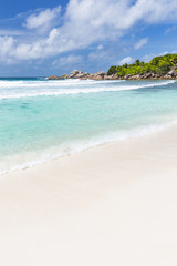 Fototapeta na wymiar White Beach And Emerald Water, Seychelles