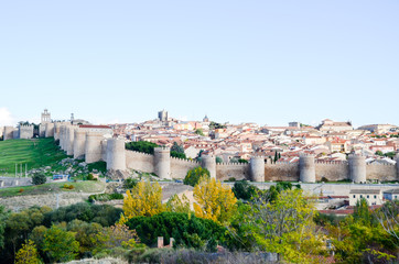 Fototapeta na wymiar クアトロ・ポステスから臨む城壁の街アビラ（スペイン）