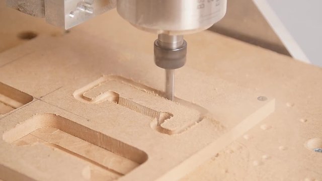 Milling machine handles wood