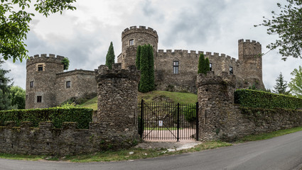 Fototapeta na wymiar château de Chouvigny