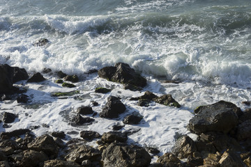Fototapeta premium Meeresbrandung an Felsenküste