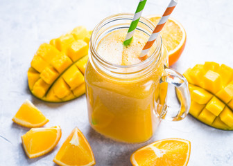 Mango orange juice smoothie