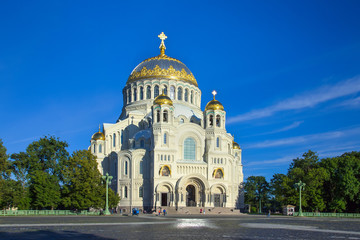 Fototapeta na wymiar Marine Nikolsky Cathedral in Kronstadt
