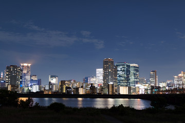 淀川と大阪市内の夜景