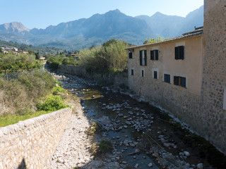 Ausgetrockneter Fluss in der Nähe von Soller Mallorca Spanien