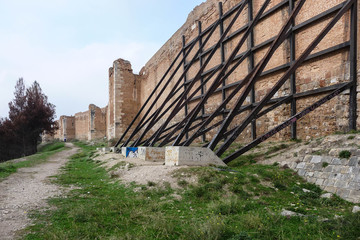 Fototapeta na wymiar Norman-Swabian Castle - Puglia - Rampart reinforcement and stabilization