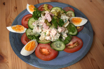 Bayerischer Kartoffelsalat mit Leberkäse