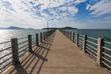 Fototapeta premium Bridge to horizon