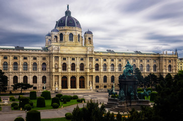Obraz premium Vienna, Maria Theresien Platz with the facade of the Kunsthistorisches Musuem (Museum of Art History) on the background