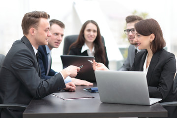 business team holds a brainstorm
