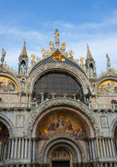 Fototapeta na wymiar San Marco church dome facade