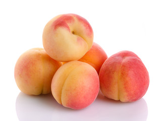 Fototapeta na wymiar Fesh peaches isolated