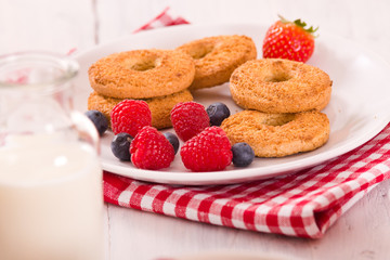 Breakfast with wholegrain cereals. 