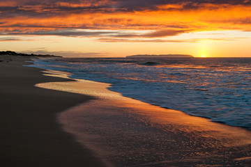 Fototapeta na wymiar Sunset at Polihale Beach on Kauai, Hawaii