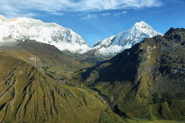Fototapeta na wymiar Huascaran peak from Punta Olimpica pass, Peru