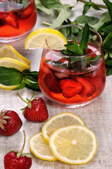 Strawberry lemonade