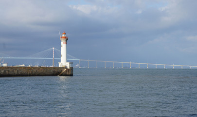 phare de Saint Nazaire , pont de saint nazaire