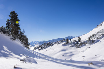 Fototapeta premium Alpen, Winter, Urlaub, Freizeit, Wandern, Schnee, Sonne