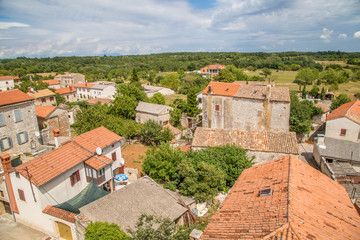 Obraz premium das malerische Dorf Svetvincenat in Istrien, Kroatien 
