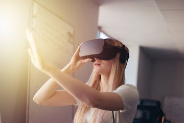 girl in the mask VR