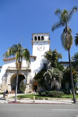 Fototapeta na wymiar Uhren Turm des Gerichtsgebäudes von Santa Barbara