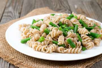 Whole wheat pasta with asparagus