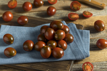 Raw Red Organic Cherry Kamato Tomatoes