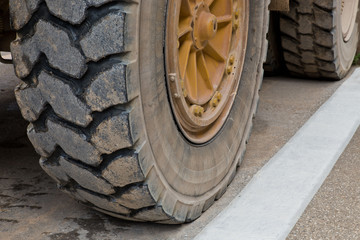 Schwertransport - LKW und Transporter im Bergbau