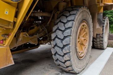 Schwertransport - LKW und Transporter im Bergbau