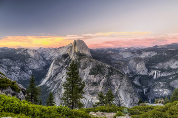 Half Dome zonsondergang in Yosemite National Park,