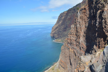 Fototapeta na wymiar Cliffs located in Cabo Girão de madeira 4